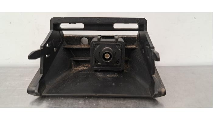 Backkamera från en Opel Astra L (F3/FB/FM/FP) 1.6 GSe Plug-in Hybrid Turbo 16V 2023