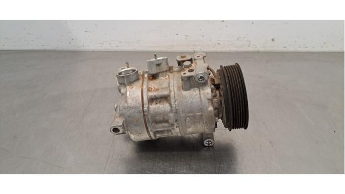 Aircopomp van een Audi Q3 (F3B) 2.0 35 TDI 16V 2021