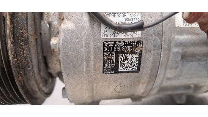 Aircopomp van een Audi Q3 (F3B) 2.0 35 TDI 16V 2021