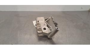 Gebruikte Motorsteun Volvo XC60 II (UZ) 2.0 T8 16V Hybrid AWD Prijs € 42,35 Inclusief btw aangeboden door Autohandel Didier