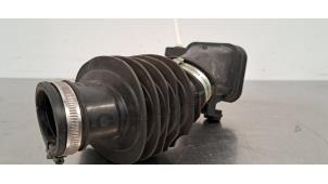 Begagnade Luftintagsslang Jeep Compass II (MP) 1.3 GSE T 16V Pris € 36,30 Inklusive moms erbjuds av Autohandel Didier