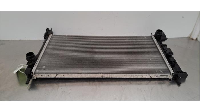 Kylare från en Volvo XC60 II (UZ) 2.0 T5 16V AWD 2018