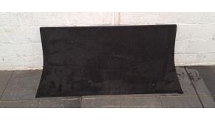 Begagnade Bagagematta Tesla Model Y (5YJY) Long Range,Performance Pris € 133,10 Inklusive moms erbjuds av Autohandel Didier