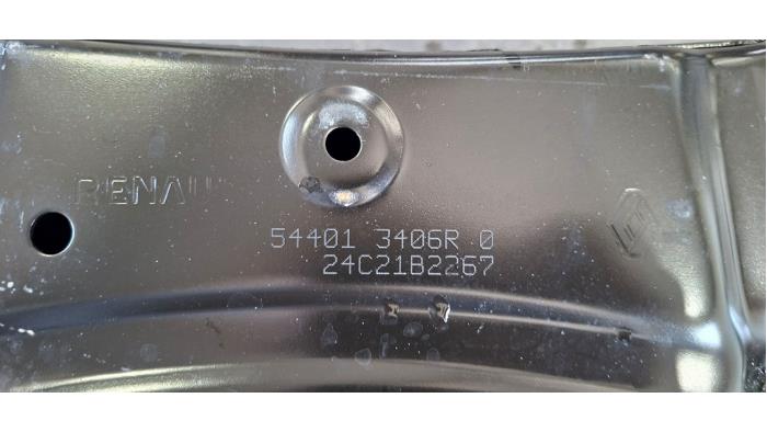 Subframe van een Renault Arkana (RJLL) 1.6 E-Tech 145 16V 2024