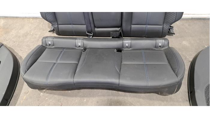 Bekleding Set (compleet) van een Renault Arkana (RJLL) 1.6 E-Tech 145 16V 2024