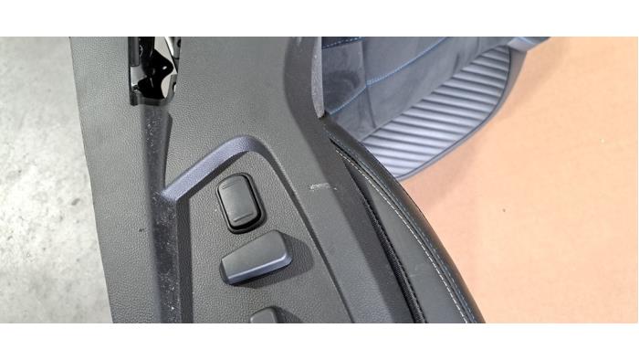 Bekleding Set (compleet) van een Renault Arkana (RJLL) 1.6 E-Tech 145 16V 2024