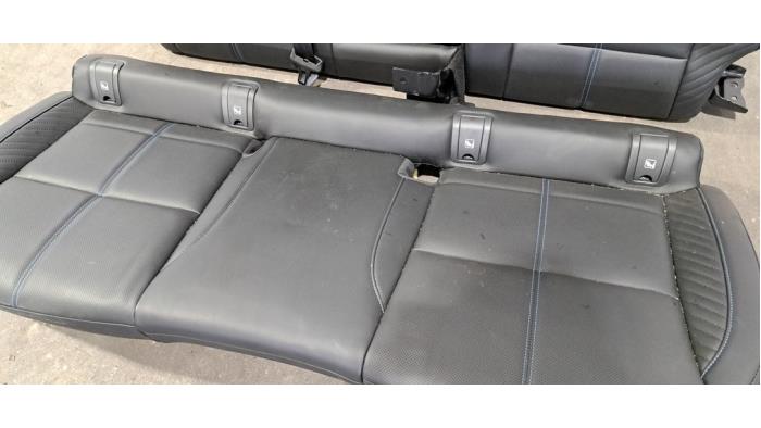 Bekleding Set (compleet) van een Renault Arkana (RJLL) 1.6 E-Tech 145 16V 2024