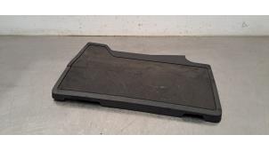 Używane Plyta ochronna silnika Peugeot 508 SW (F4/FC/FJ/FR) 1.2 12V PureTech 12V Cena € 54,45 Z VAT oferowane przez Autohandel Didier