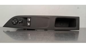 Begagnade Flerfunktionsbrytare, fönster Opel Corsa F (UB/UH/UP) 1.2 12V 75 Pris € 36,30 Inklusive moms erbjuds av Autohandel Didier