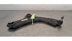 Begagnade Främre gaffelben, höger Renault Arkana (RJLL) 1.6 E-Tech 145 16V Pris € 96,80 Inklusive moms erbjuds av Autohandel Didier