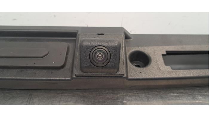 Achteruitrij Camera van een Renault Arkana (RJLL) 1.6 E-Tech 145 16V 2024