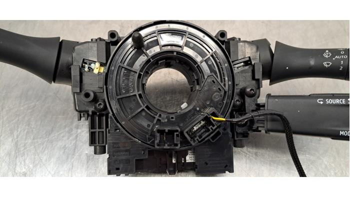 Combischakelaar Stuurkolom van een Renault Arkana (RJLL) 1.6 E-Tech 145 16V 2024