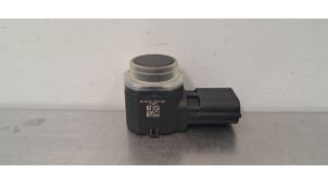 Gebruikte PDC Sensor Renault Arkana (RJLL) 1.6 E-Tech 145 16V Prijs € 30,25 Inclusief btw aangeboden door Autohandel Didier