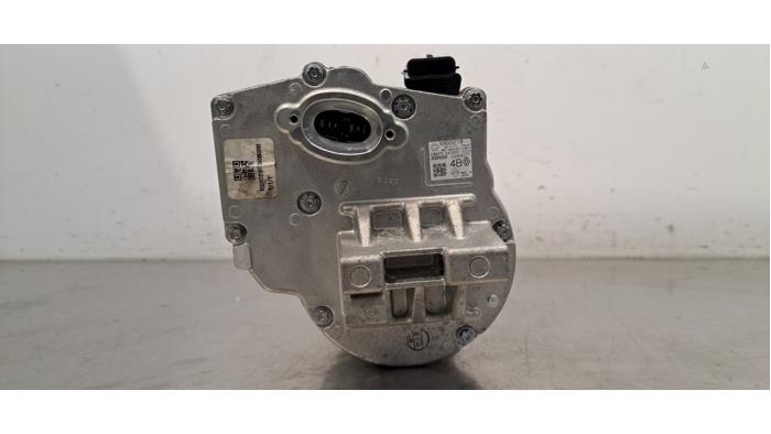 Aircopomp van een Renault Arkana (RJLL) 1.6 E-Tech 145 16V 2024