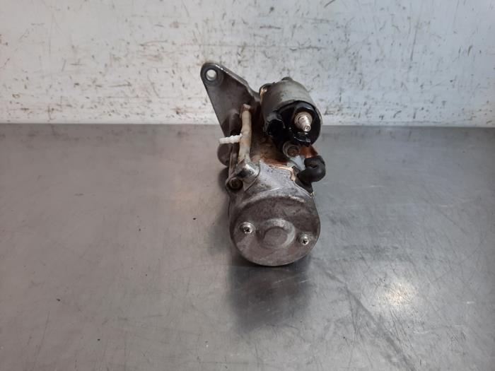 Rozrusznik z Land Rover Discovery Sport (LC) 2.0 TD4 150 16V 2018