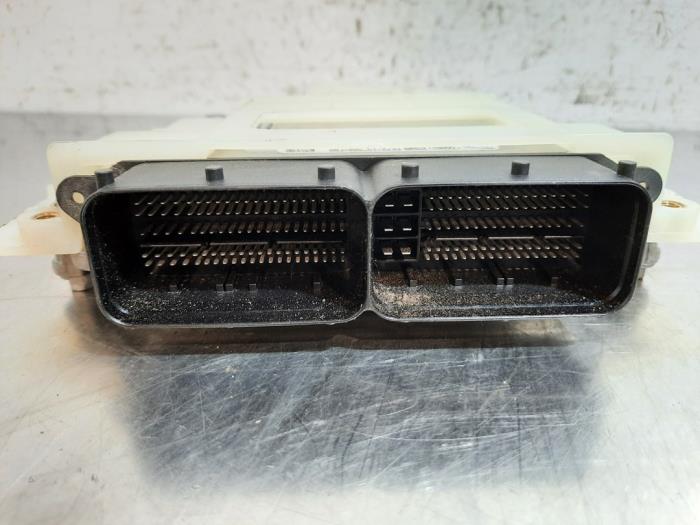 Computer Motormanagement van een Land Rover Discovery Sport (LC) 2.0 TD4 150 16V 2018