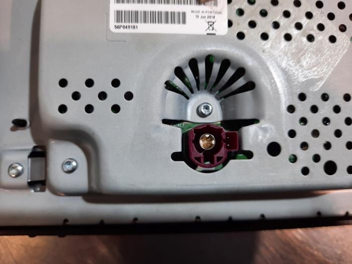 Navigeringsdisplay från en Land Rover Discovery Sport (LC) 2.0 TD4 150 16V 2018