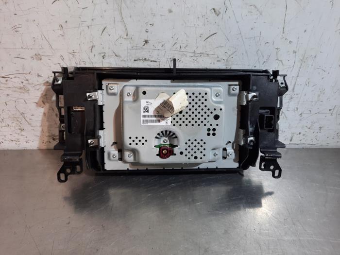 Navigeringsdisplay från en Land Rover Discovery Sport (LC) 2.0 TD4 150 16V 2018