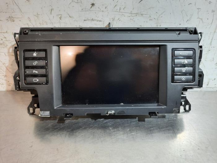 Navigeringsdisplay från en Land Rover Discovery Sport (LC) 2.0 TD4 150 16V 2018