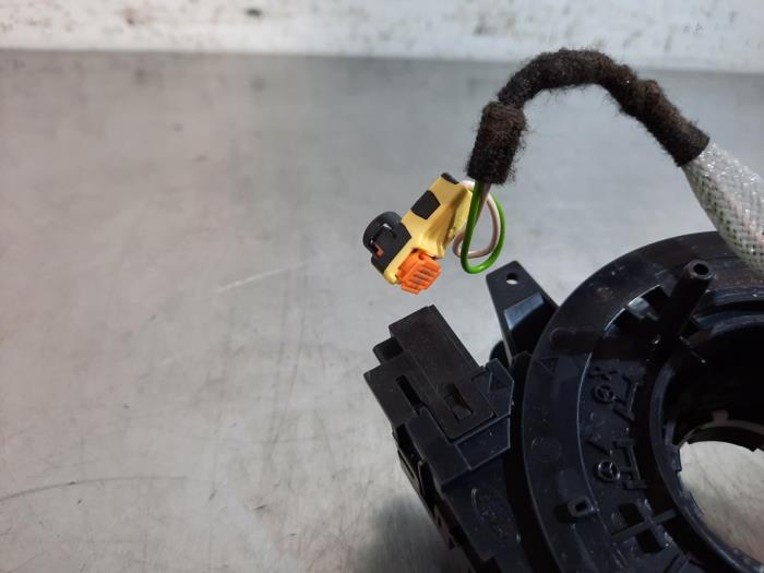 Klockfjäder, airbag från en Land Rover Discovery Sport (LC) 2.0 TD4 150 16V 2018