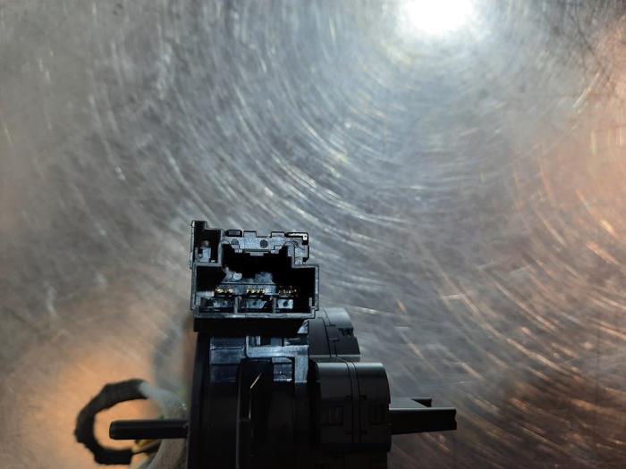 Klockfjäder, airbag från en Land Rover Discovery Sport (LC) 2.0 TD4 150 16V 2018