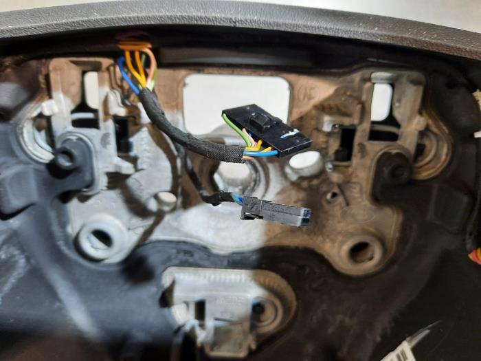 Stuurwiel van een Land Rover Discovery Sport (LC) 2.0 TD4 150 16V 2018