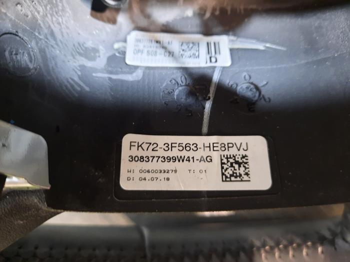 Stuurwiel van een Land Rover Discovery Sport (LC) 2.0 TD4 150 16V 2018