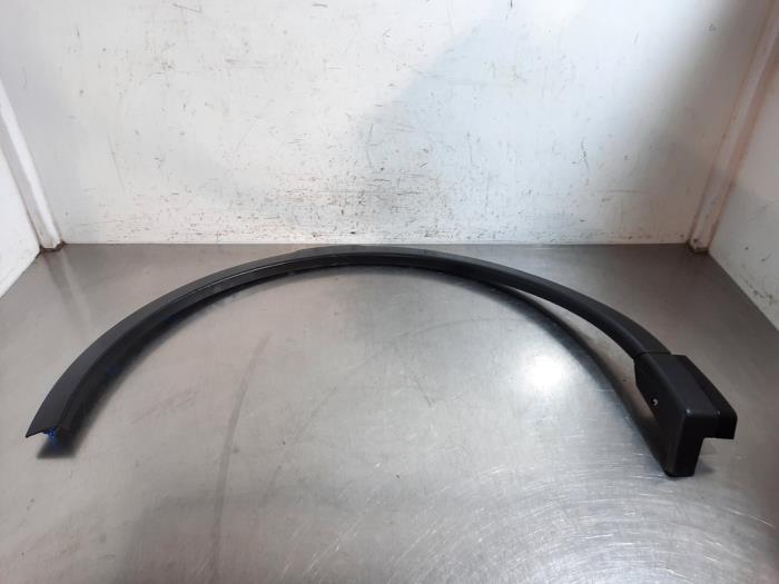 Wielrand voor van een Land Rover Discovery Sport (LC) 2.0 TD4 150 16V 2018