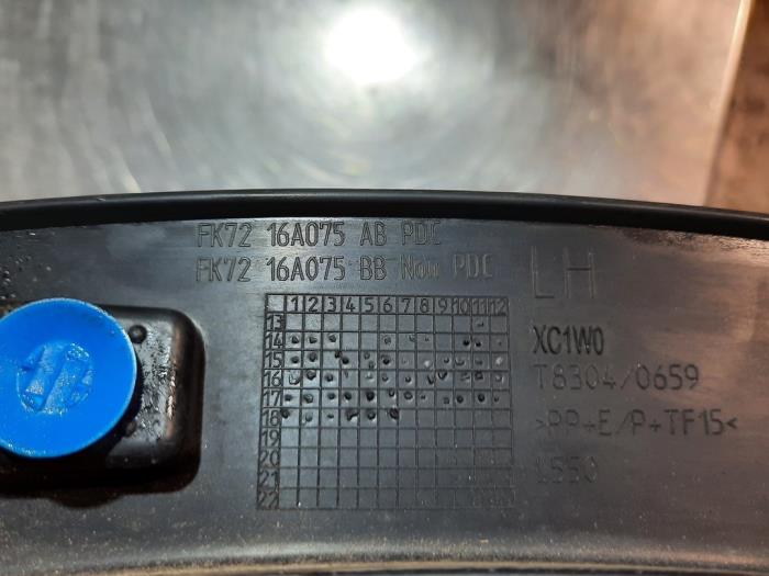 Wielrand voor van een Land Rover Discovery Sport (LC) 2.0 TD4 150 16V 2018