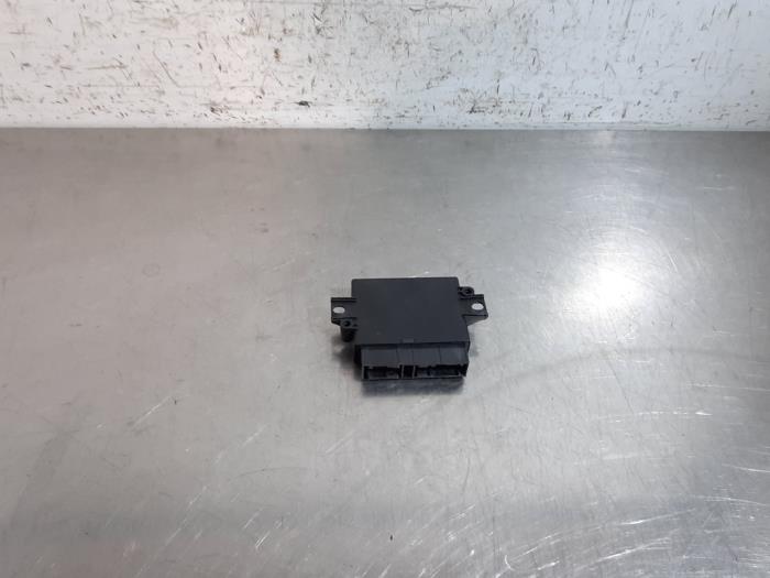PDC Module van een Land Rover Discovery Sport (LC) 2.0 TD4 150 16V 2018