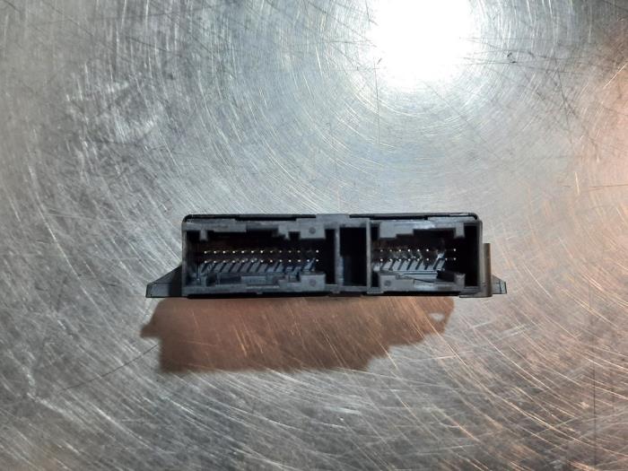 PDC Module van een Land Rover Discovery Sport (LC) 2.0 TD4 150 16V 2018