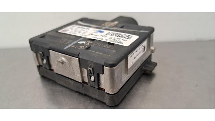 Radar sensor van een Audi Q3 Sportback (F3N) 1.4 45 TFSIe 16V 2023