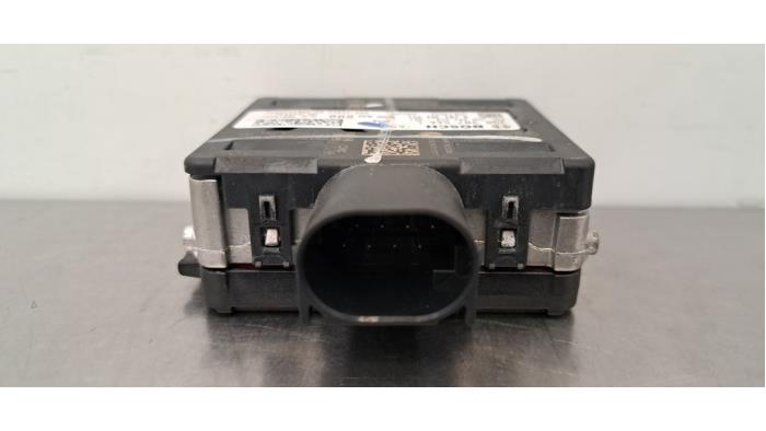Radar sensor van een Audi Q3 Sportback (F3N) 1.4 45 TFSIe 16V 2023