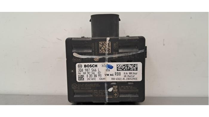 Radar sensor van een Audi Q3 Sportback (F3N) 1.4 45 TFSIe 16V 2023