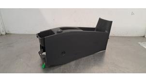 Begagnade Mittkonsol Citroen C3 Van (CJ) 1.2 PureTech 100 Pris € 102,85 Inklusive moms erbjuds av Autohandel Didier