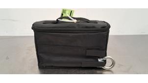 Begagnade Däckreparationssats Peugeot 308 (F3/FB/FH/FM/FP) e-308 54 kWh Pris € 54,45 Inklusive moms erbjuds av Autohandel Didier