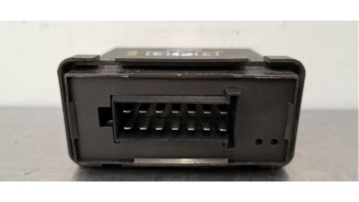 Dragkroksmodul från en Ford Transit 2.0 TDCi 16V Eco Blue 105 2023