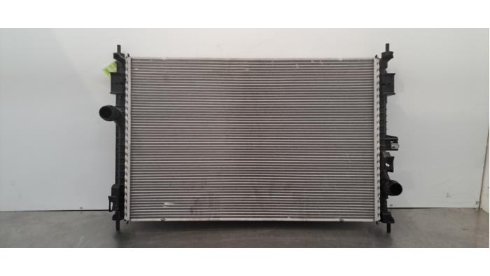 Radiateur van een Citroën C5 Aircross I (A4/AC/AJ/AR) 1.5 Blue HDi 130 16V 2023