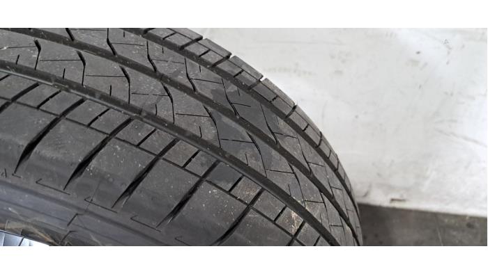 Hjul + däck från en Renault Trafic (1FL/2FL/3FL/4FL) 2.0 dCi 16V 130 2024