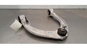 Używane Wahacz zawieszenia prawy przód Landrover Range Rover Sport (LW) 5.0 V8 32V SVR Cena € 133,10 Z VAT oferowane przez Autohandel Didier