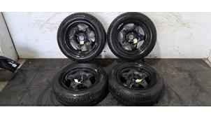 Używane Zestaw obreczy i opon zimowych Citroen C3 Aircross I (2C/2R) 1.5 BlueHDi 110 Cena € 332,75 Z VAT oferowane przez Autohandel Didier