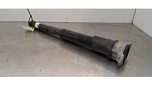 Gebruikte Schokdemper rechts-achter Mazda CX-5 II (KF) 2.0 SkyActiv-G 165 16V 2WD Prijs € 42,35 Inclusief btw aangeboden door Autohandel Didier