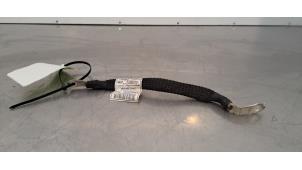 Używane Biegun akumulator Opel Movano 2.2 D 180 Cena na żądanie oferowane przez Autohandel Didier