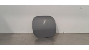 Używane Pokrywa wlewu paliwa Nissan Qashqai (J12) 1.3 DIG-T MHEV 16V Cena € 42,35 Z VAT oferowane przez Autohandel Didier