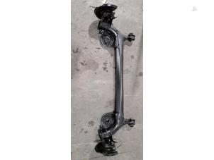 Używane Os tylna napedu na przednie kola Toyota Yaris IV (P21/PA1/PH1) 1.5 12V Hybrid 115 Cena € 459,80 Z VAT oferowane przez Autohandel Didier