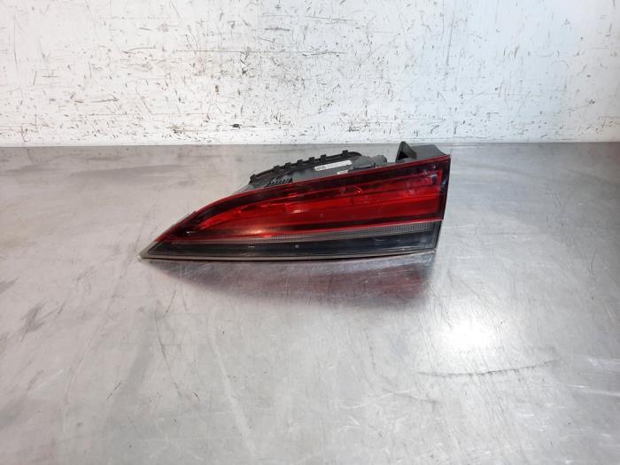 Baklykta, höger från en Skoda Scala 1.0 TSI 110 2023