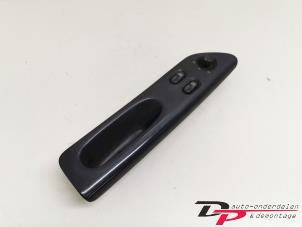 Używane Przelacznik elektrycznej szyby Renault Espace (JE) 2.2 dT 12V Cena € 9,00 Procedura marży oferowane przez DP Auto-onderdelen & Demontage