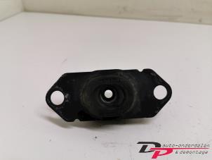 Begagnade Motorfäste Renault Clio III (BR/CR) 1.2 16V TCe 100 Pris € 9,00 Marginaltabell erbjuds av DP Auto-onderdelen & Demontage