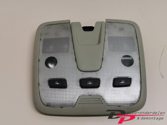 Innerbelysning, fram från en Volvo V70 (SW) 2.4 D5 20V 2002