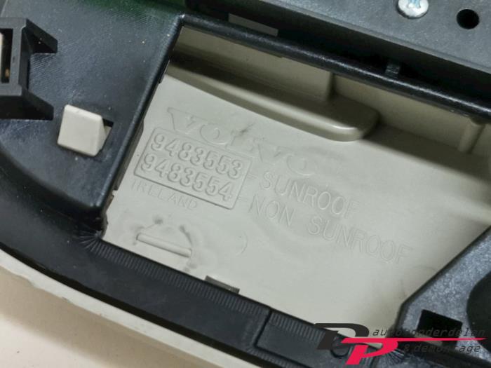 Innerbelysning, fram från en Volvo V70 (SW) 2.4 D5 20V 2002